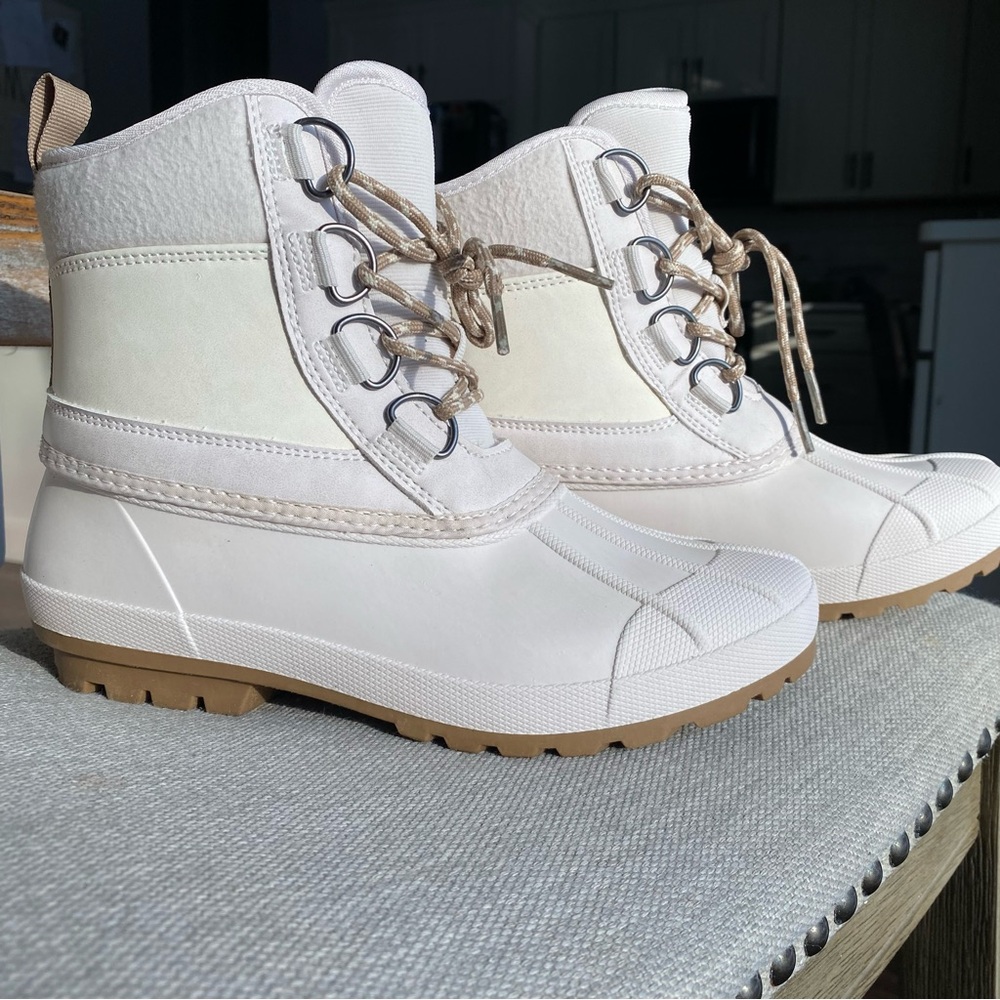 Universal Thread Women’s Tiffy Duck Winter Boot - Size 6